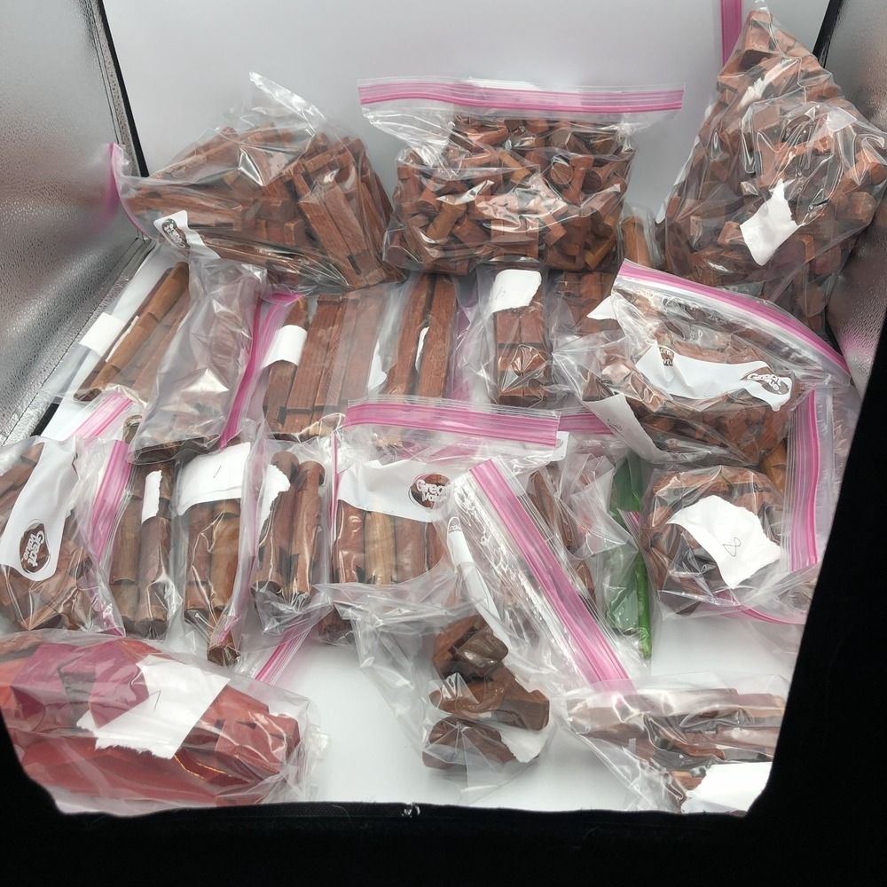 Vintage‎ Lincoln Logs Huge Lot Of (416) Assorted Pieces  4, 3, 2 Notch Toys Wood
